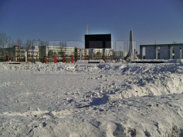 Distant View (LED Display Stand On Heavy Snow) Distant View (LED Display Stand On Heavy Snow)