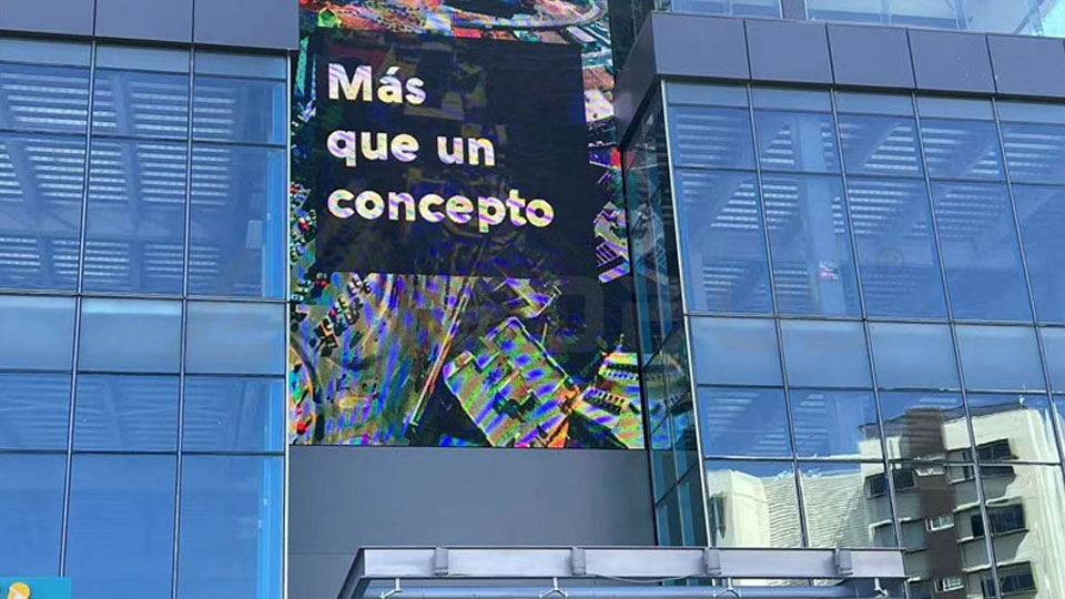 building-facade-large-advertising-led-billboard-in-mexico3