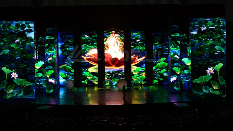 indoor-rental-led-screen-in-arts-hall-1
