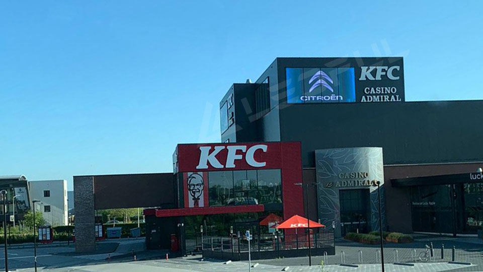 ledful-outdoor-transparent-display-in-the-largest