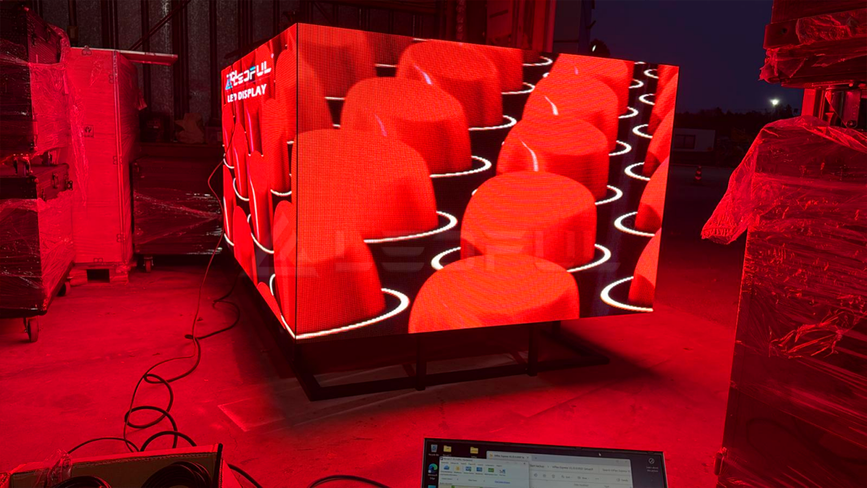 Drive Smarter with LEDFUL Custom Truck LED Displays-2