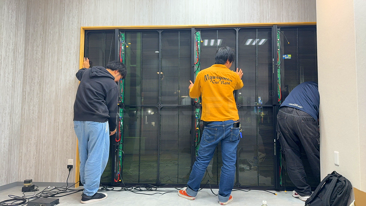 Transparent LED Screen for Windows Curtain in Japan-3